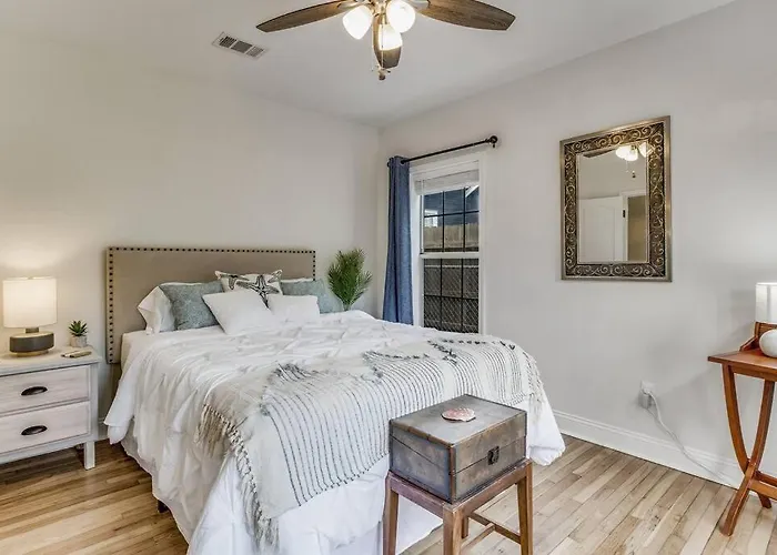 The East Hill Escape, A Bay View Beachy