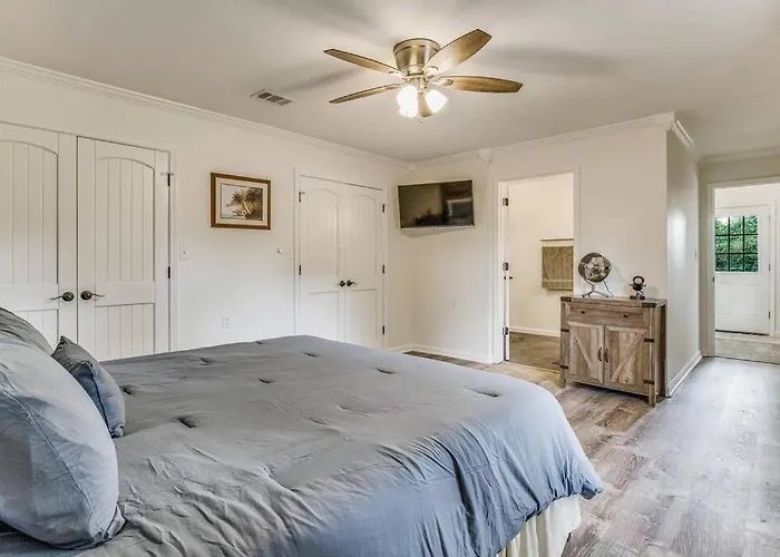 The East Hill Escape, A Bay View Beachy Holiday home *