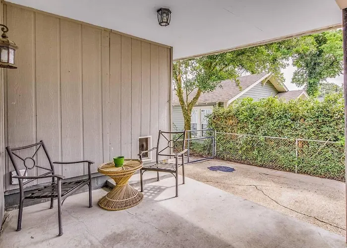 The East Hill Escape, A Bay View Beachy Holiday home