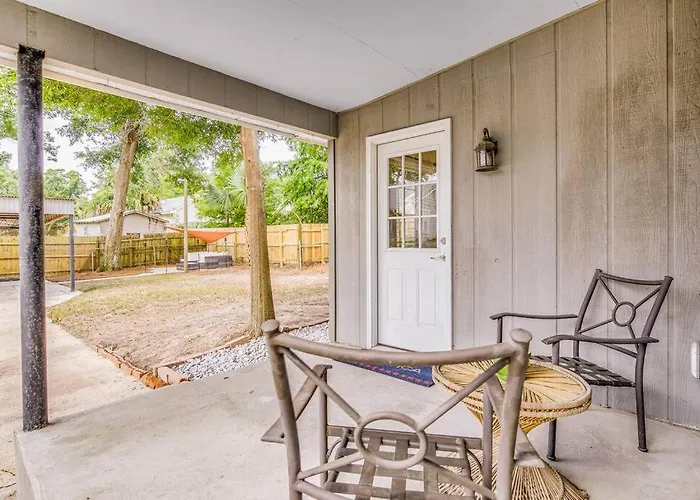 The East Hill Escape, A Bay View Beachy Holiday home *